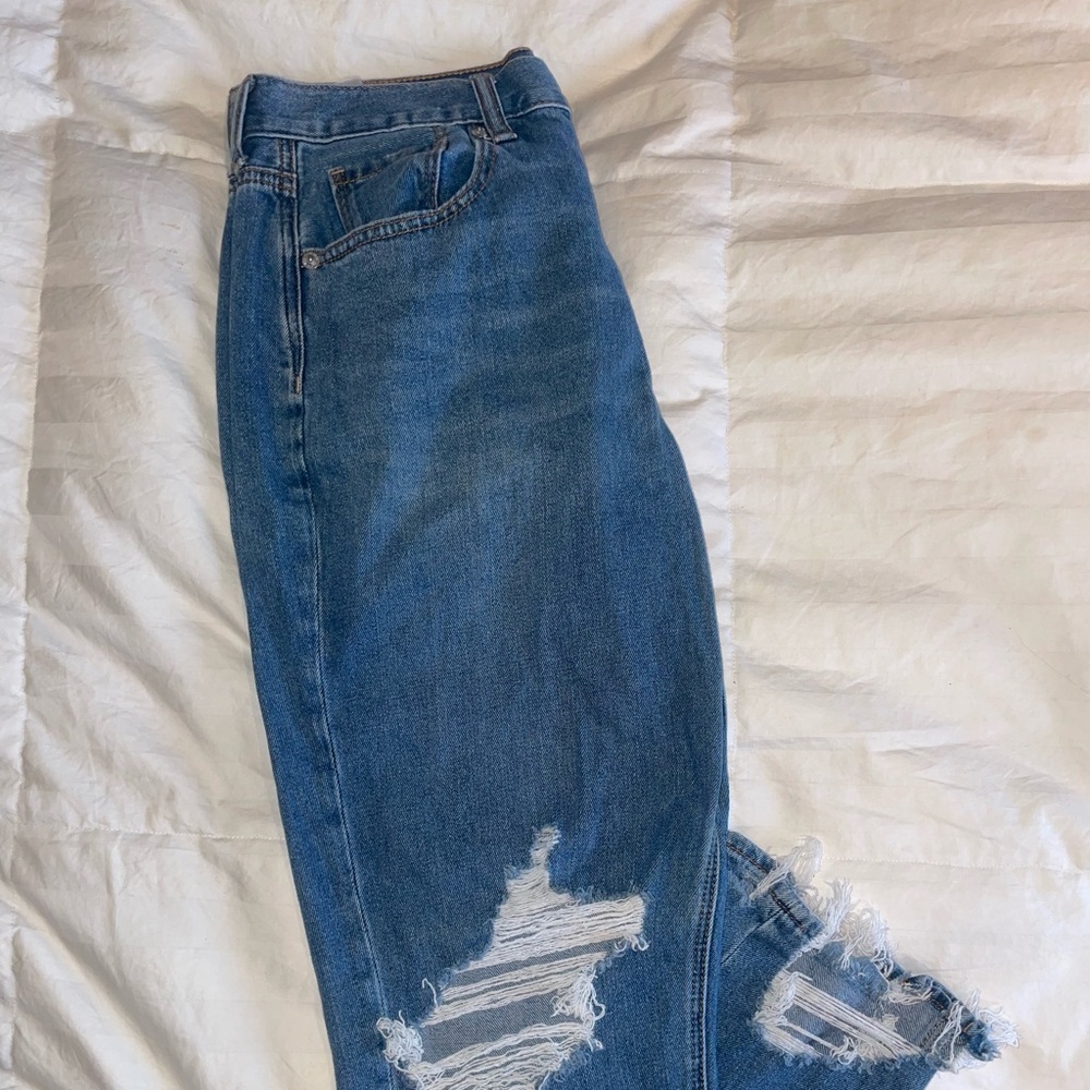 High Rise Ripped Mom Jeans. - Picture 2 of 7